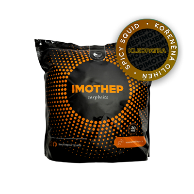 Boilies - kořeněná oliheň (KLEOPATRA)